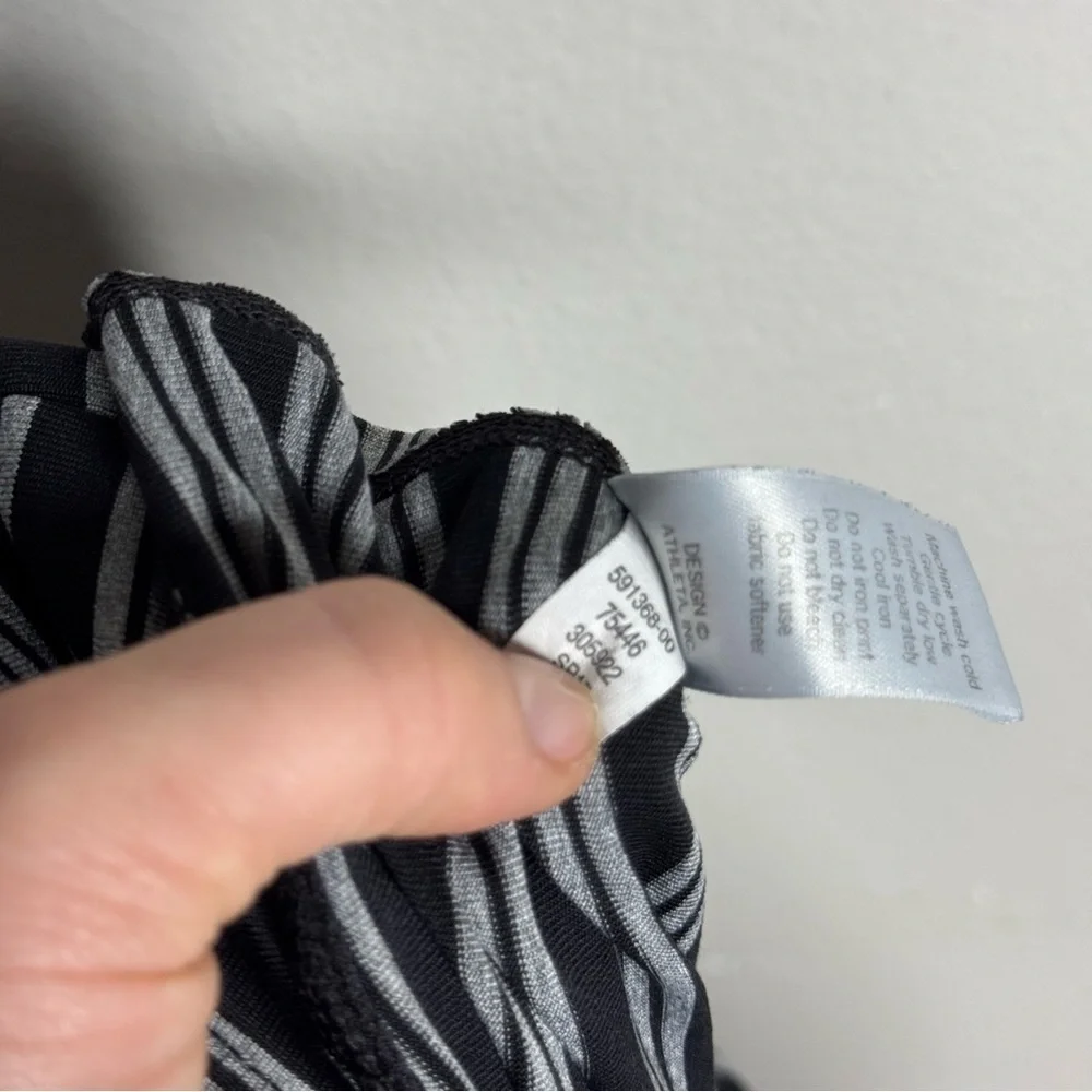 Athleta Grey High Rise Stripe Chaturanga Capri Yoga Fitness Pant #591368